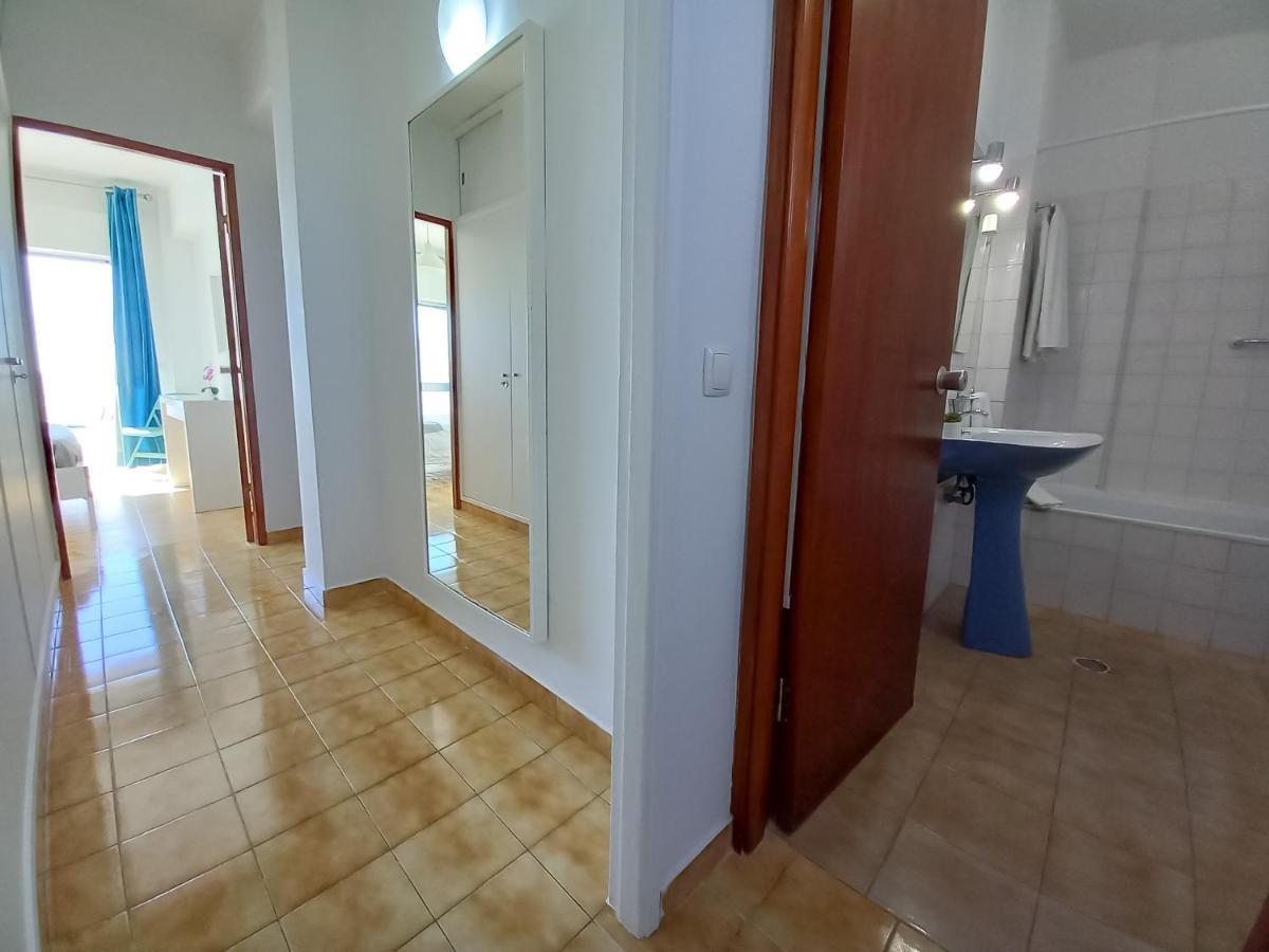Mira Atlântico 13- Terraço Com Vista Mar e Cidade, Wifi, 80mt Praia Quarteira Extérieur photo